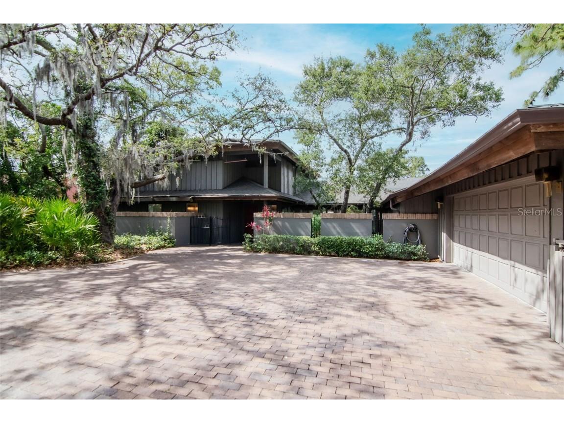 1296 Weybridge Lane Dunedin FL 34698 TB8445062 image1