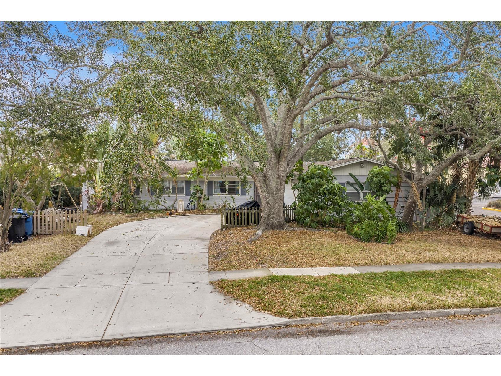 1297 Eden Isle Boulevard NE Saint Petersburg FL 33704 TB8469008 image18