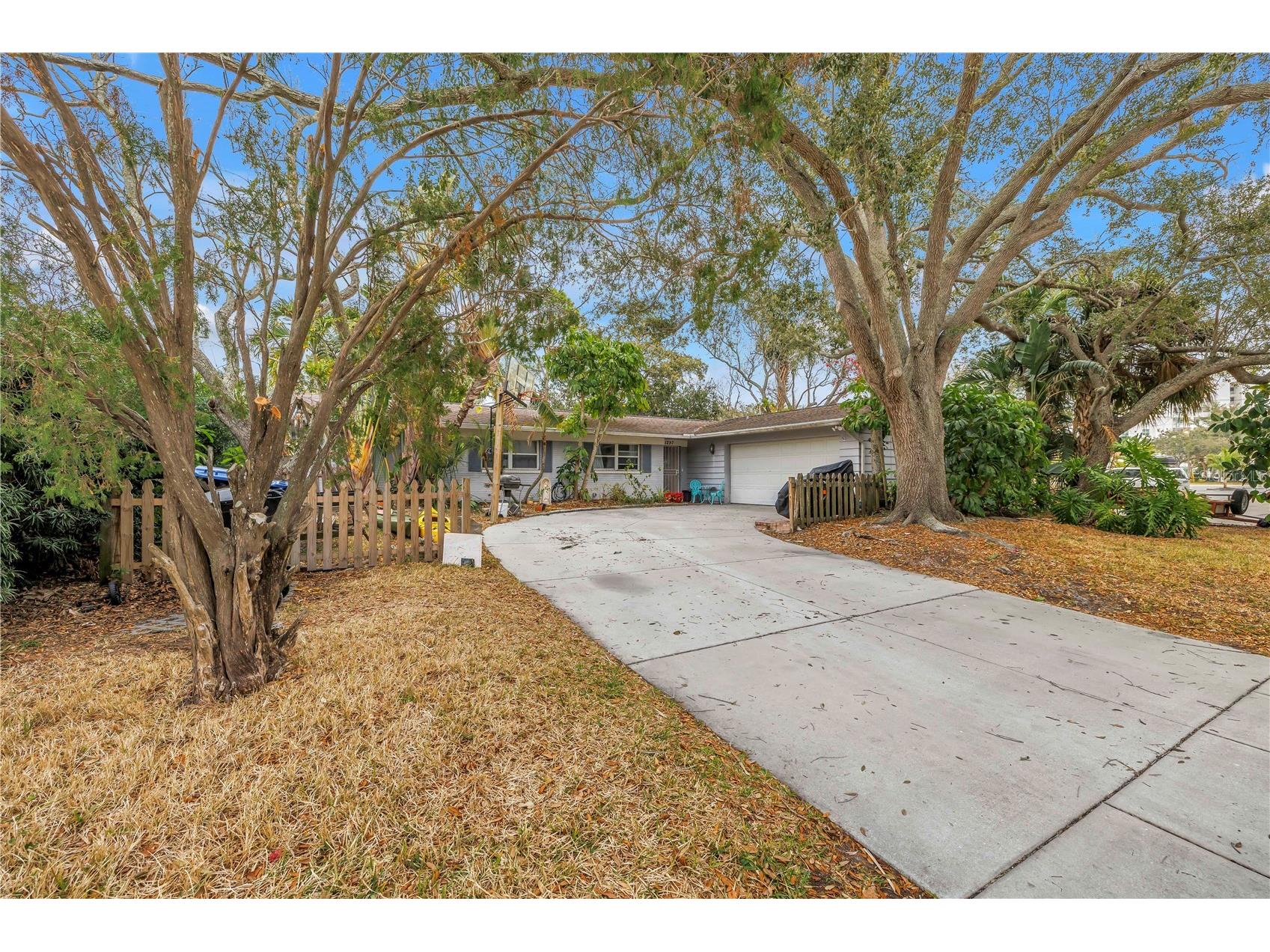 1297 Eden Isle Boulevard NE Saint Petersburg FL 33704 TB8469008 image4