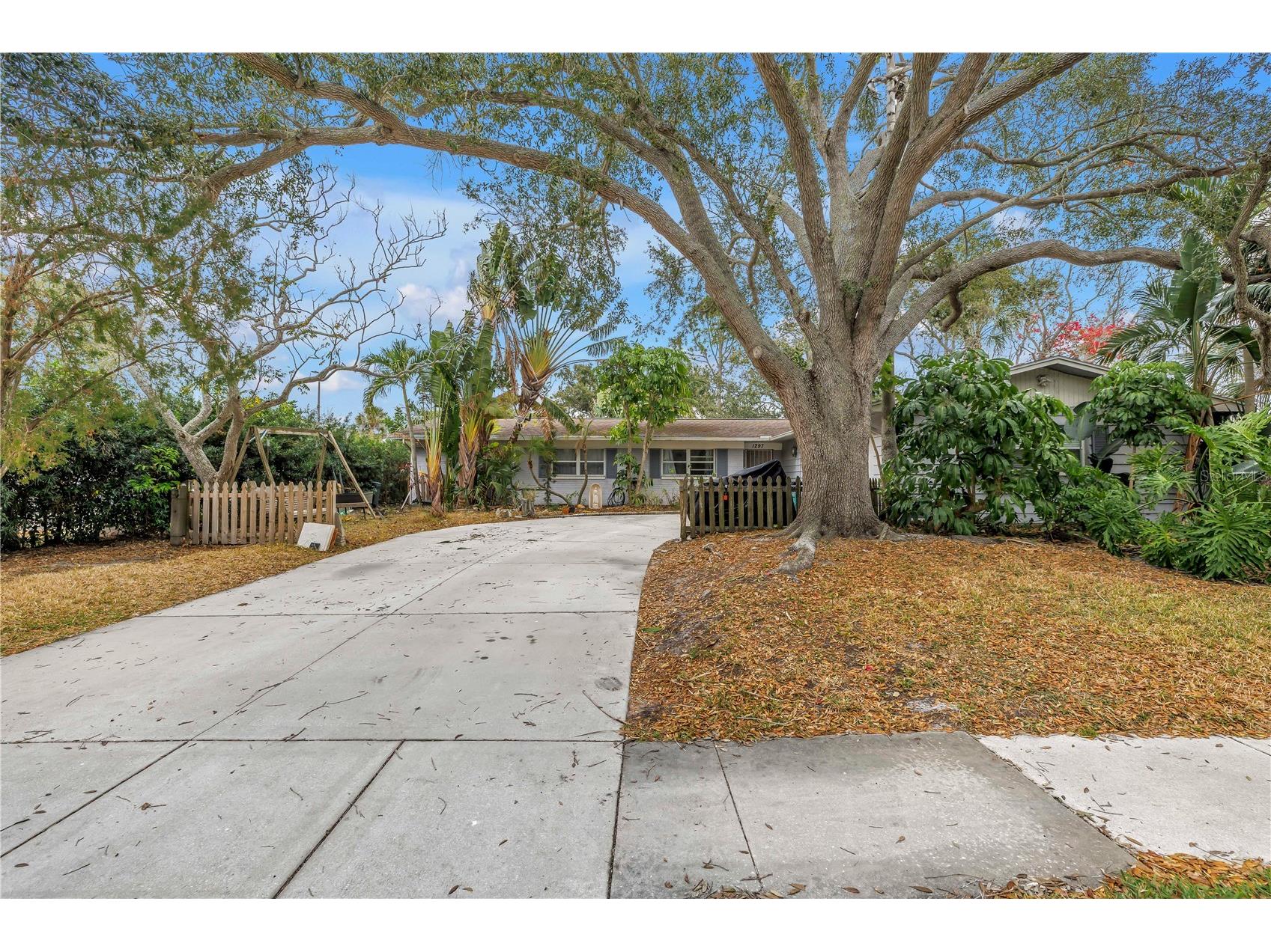 1297 Eden Isle Boulevard NE Saint Petersburg FL 33704 TB8469008 image6