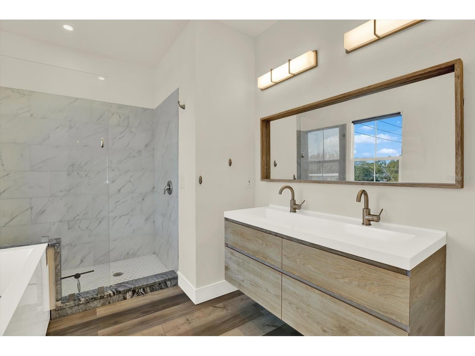 1299 5th Street S Saint Petersburg FL 33701 TB8473861 image16