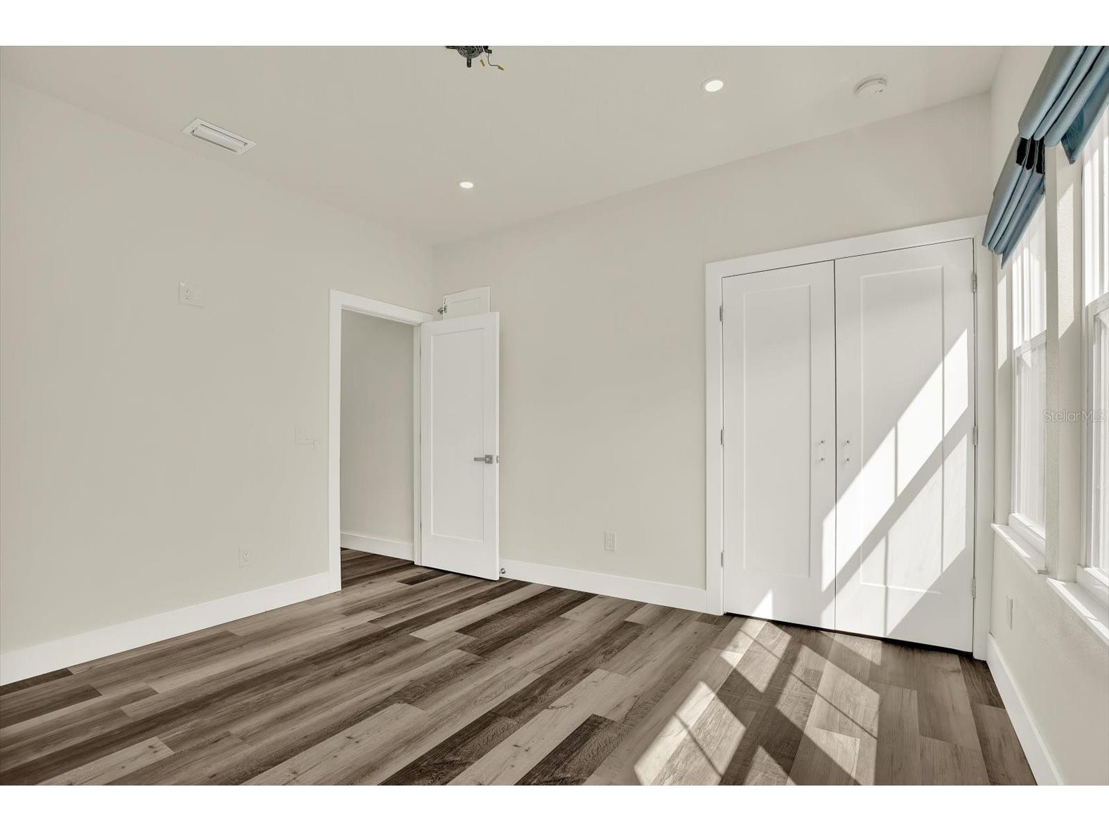 1299 5th Street S Saint Petersburg FL 33701 TB8473861 image22