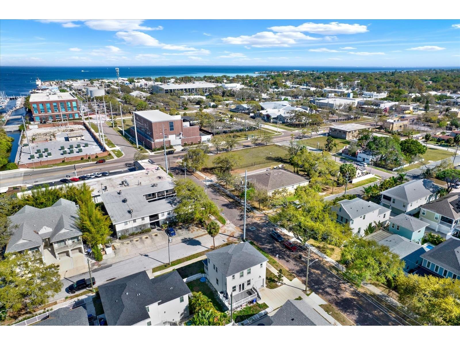 1299 5th Street S Saint Petersburg FL 33701 TB8473861 image32