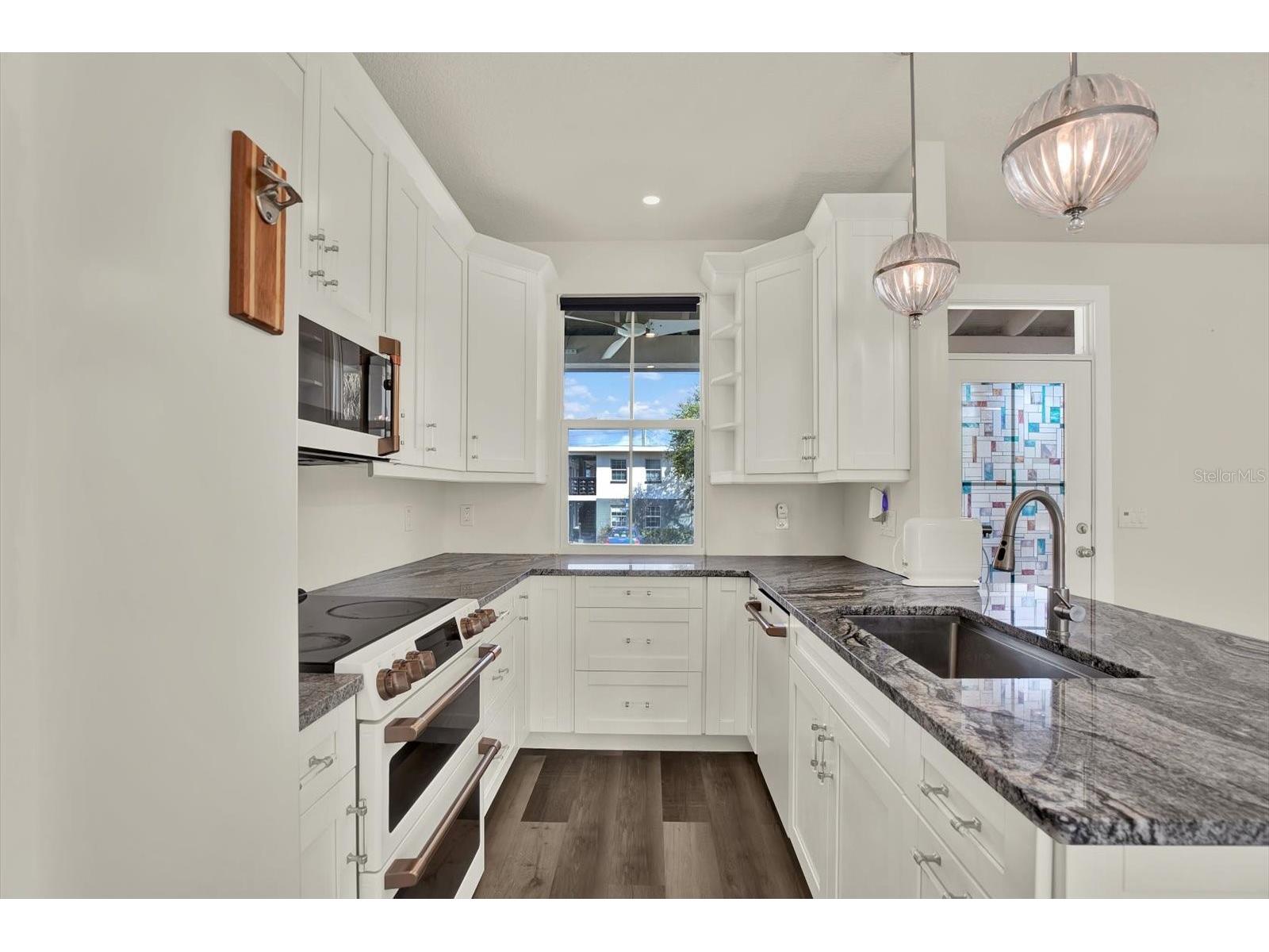 1299 5th Street S Saint Petersburg FL 33701 TB8473861 image4