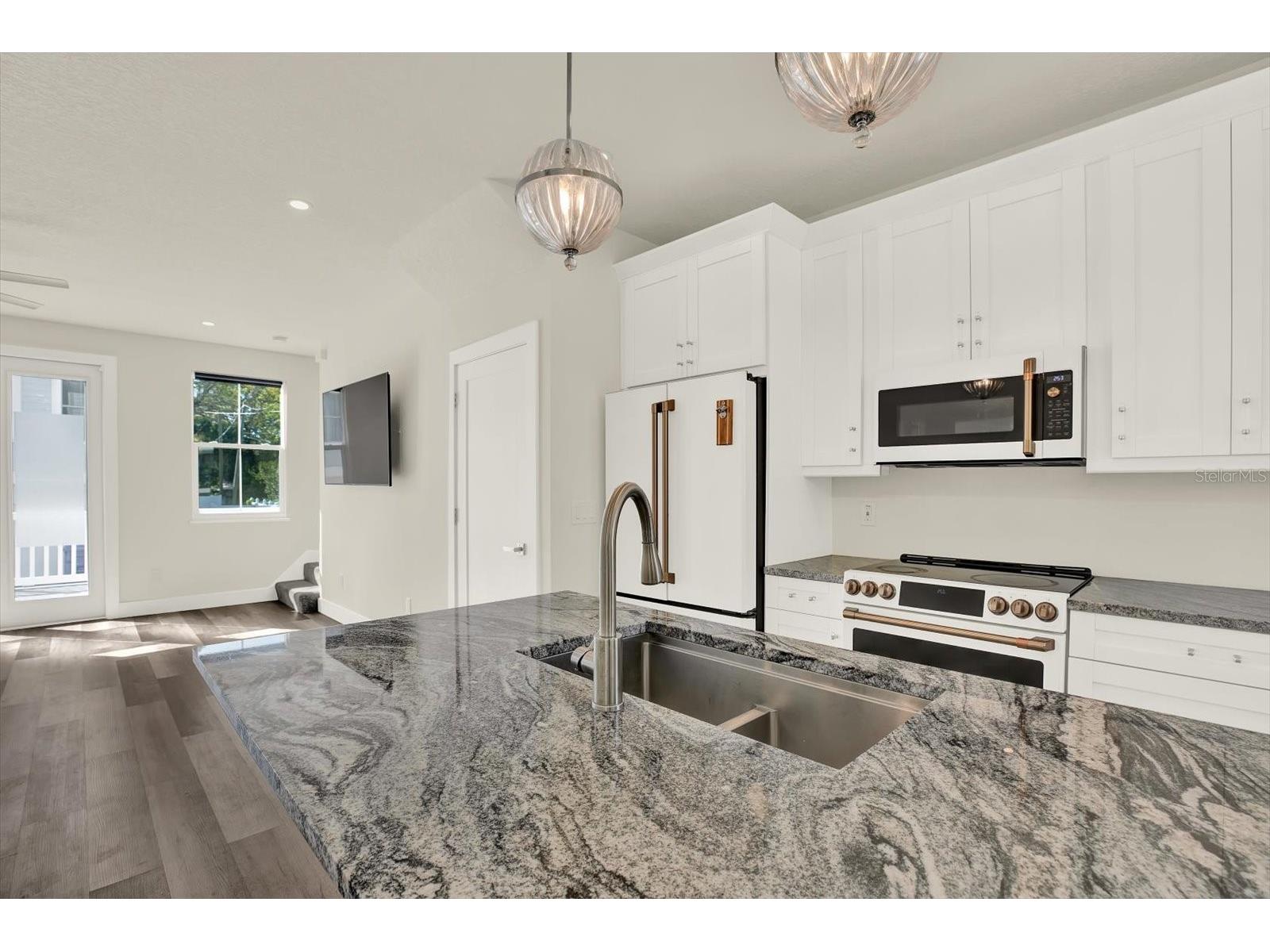 1299 5th Street S Saint Petersburg FL 33701 TB8473861 image5