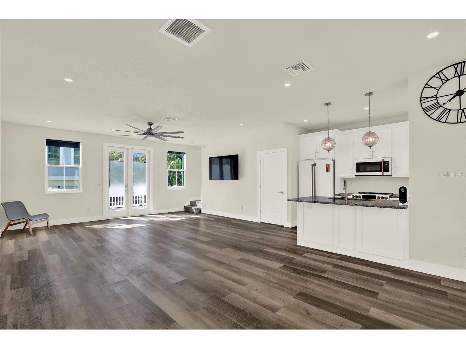 1299 5th Street S Saint Petersburg FL 33701 TB8473861 image6