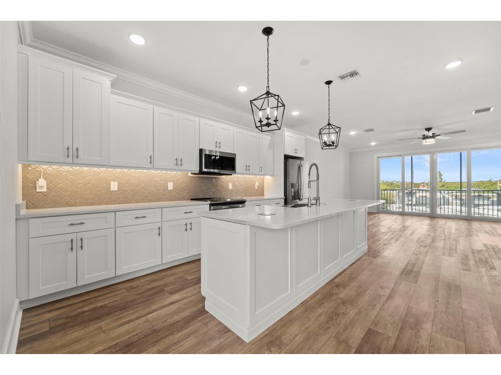 1299 Savona Drive NE Saint Petersburg FL 33702 TB8479314 image14