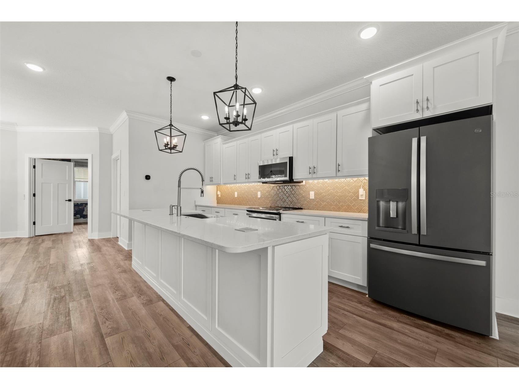 1299 Savona Drive NE Saint Petersburg FL 33702 TB8479314 image8