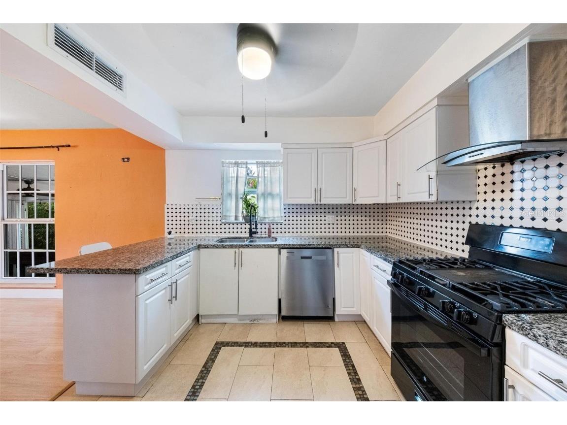 12995 NE 5th Avenue North Miami FL 33161 TB8454035 image7