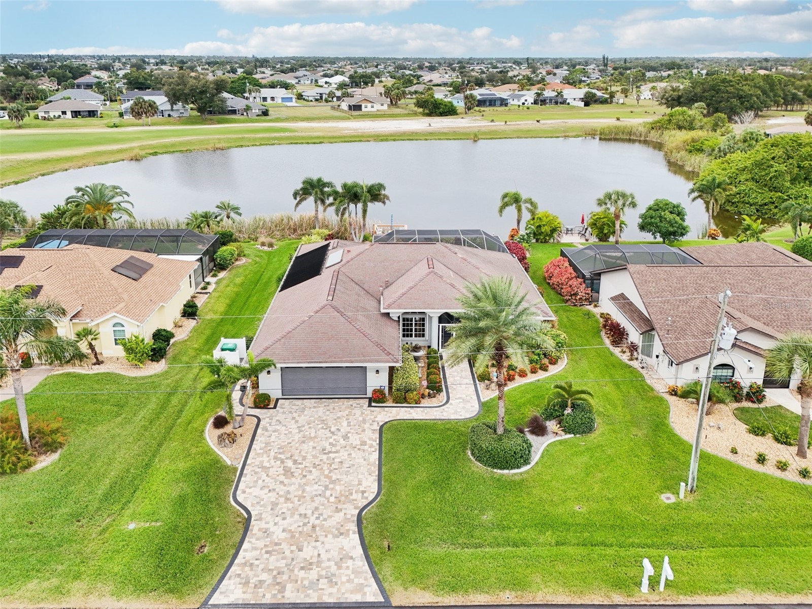 13 Clubhouse Road Rotonda West FL 33947 D6144626 image1