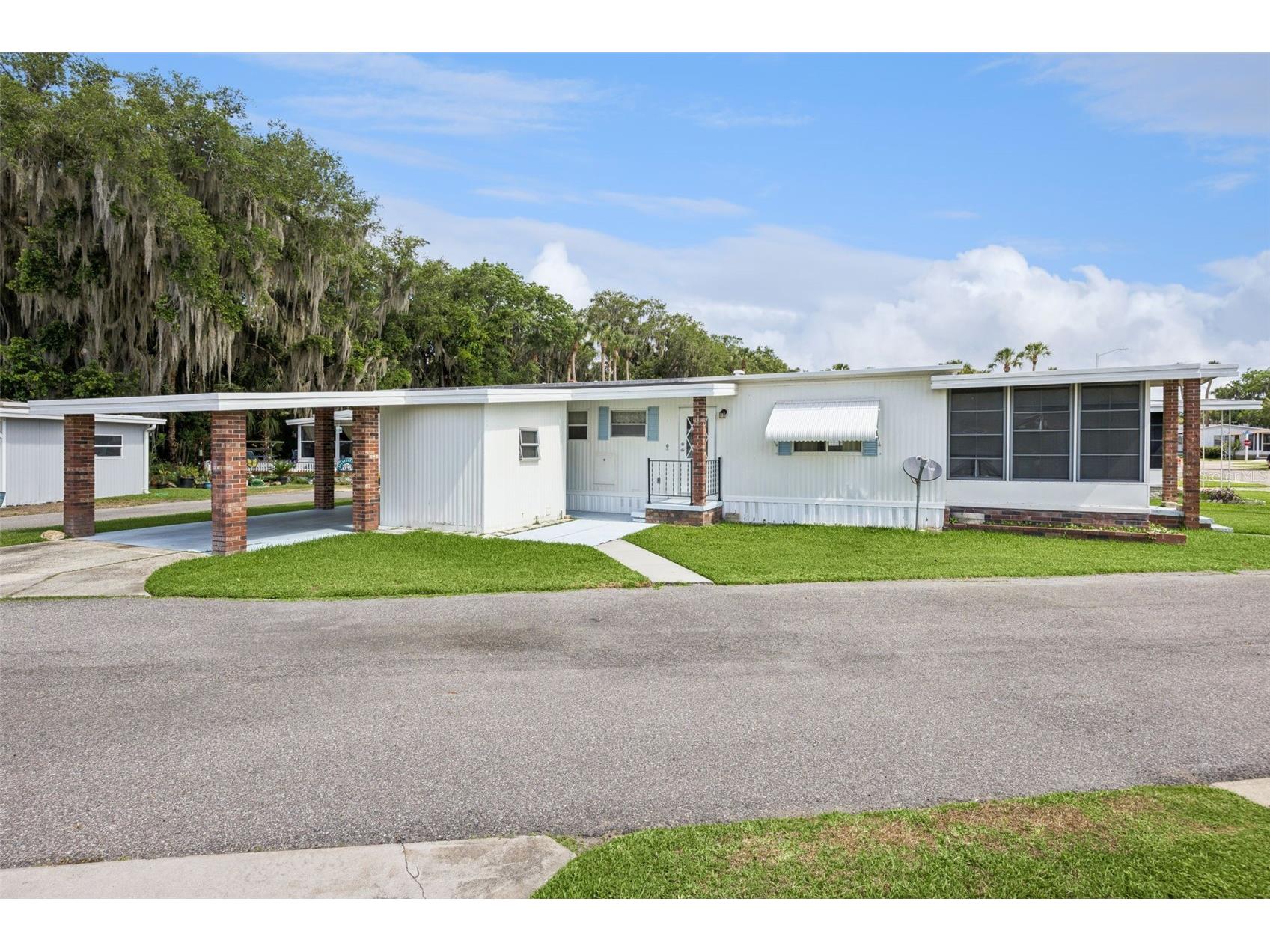 13 Cocos Plumosa Drive #B Eustis FL 32726 - Trout Lake O6408783 image23