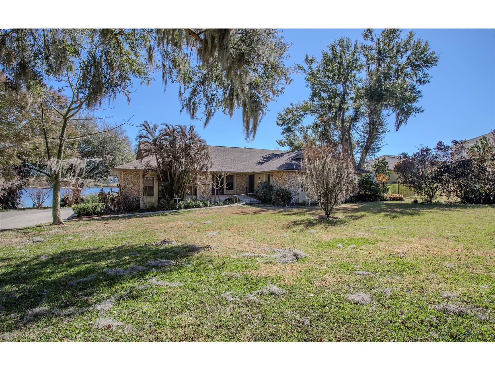 13 Hermosa Drive Eustis FL 32726 - LAKE HERMOSA AND LAKE EUSTIS G5107869 image1