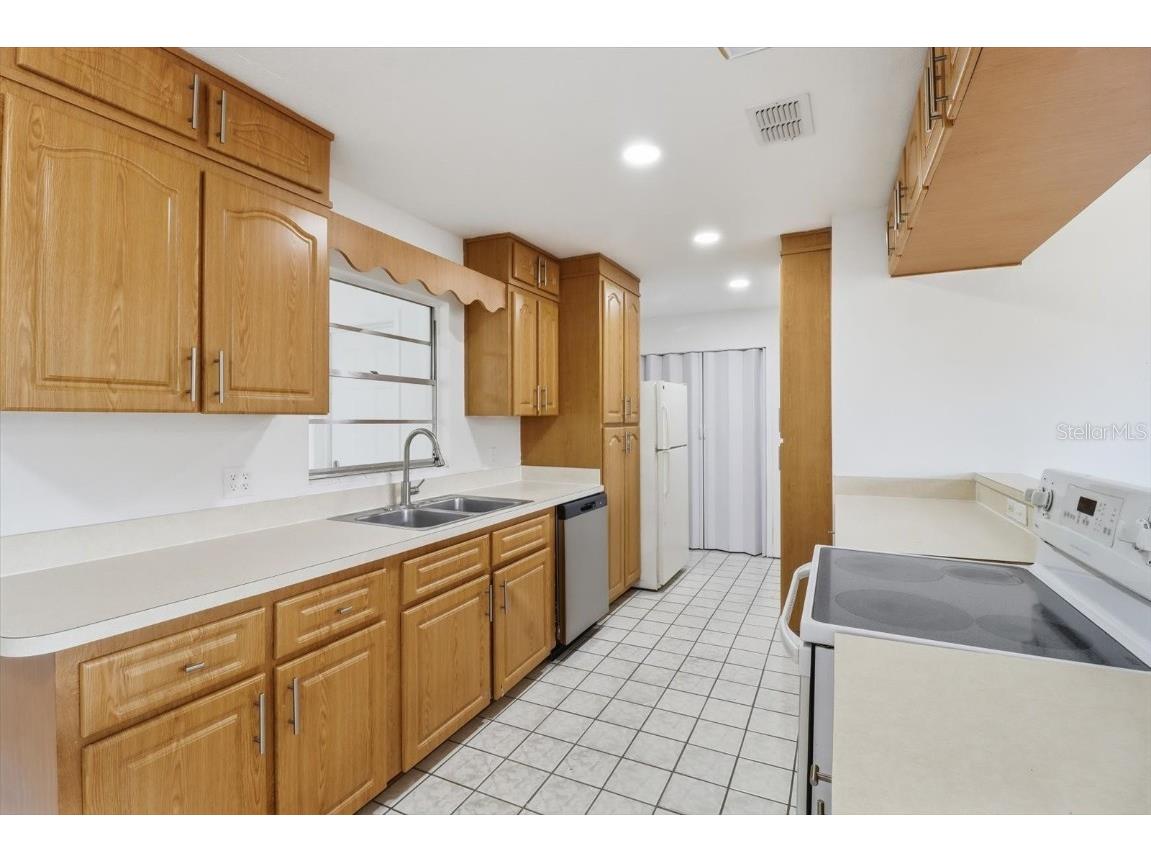 13 N Wadsworth Avenue Beverly Hills FL 34465 O6362738 image8