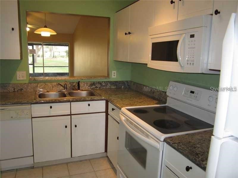 13 Silver Park Circle Kissimmee FL 34743 O6416390 image4
