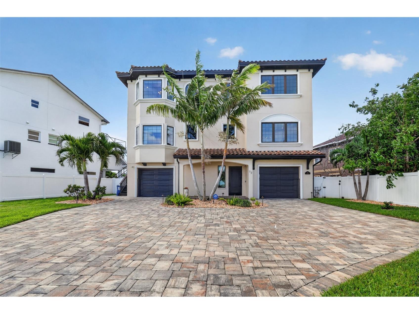 13 Treasure Ln Treasure Island FL 33706 - BOCA CIEGA BAY TB8487810 image1
