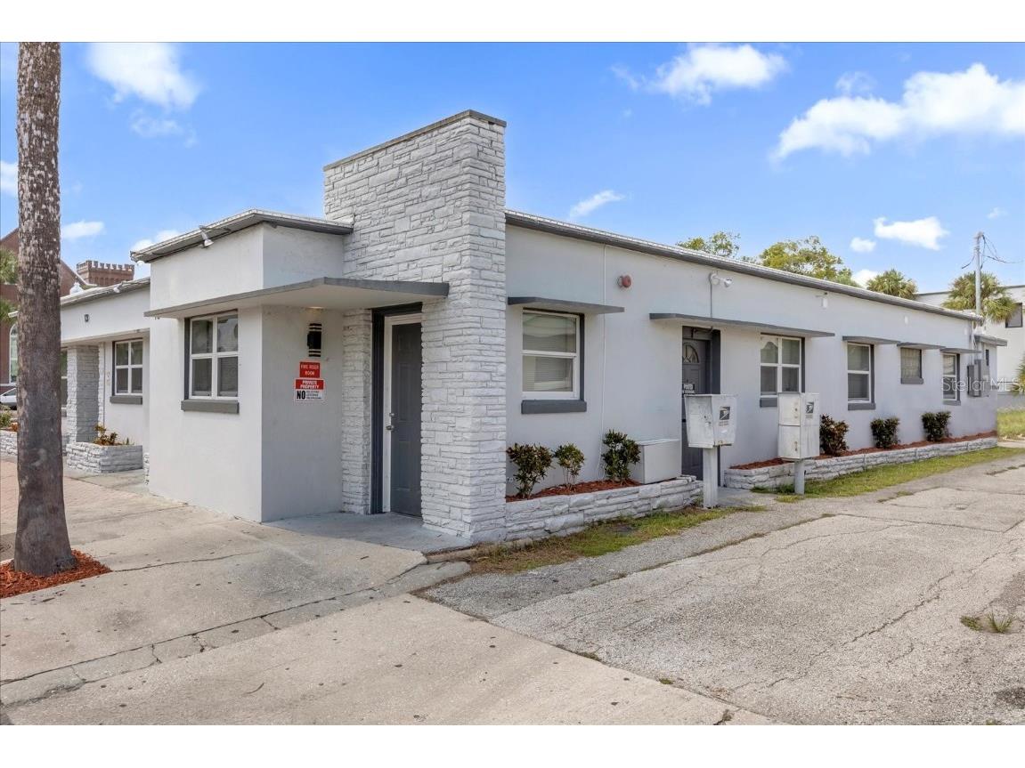 13 W Dakin Avenue Kissimmee FL 34741 O6227170 image1