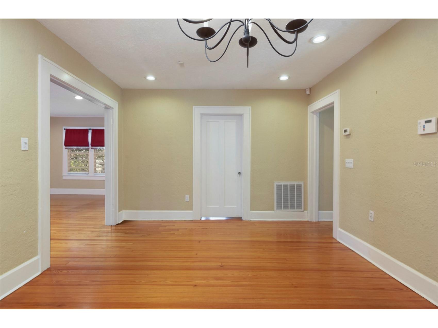 130 22nd Avenue NE Saint Petersburg FL 33704 TB8473969 image18