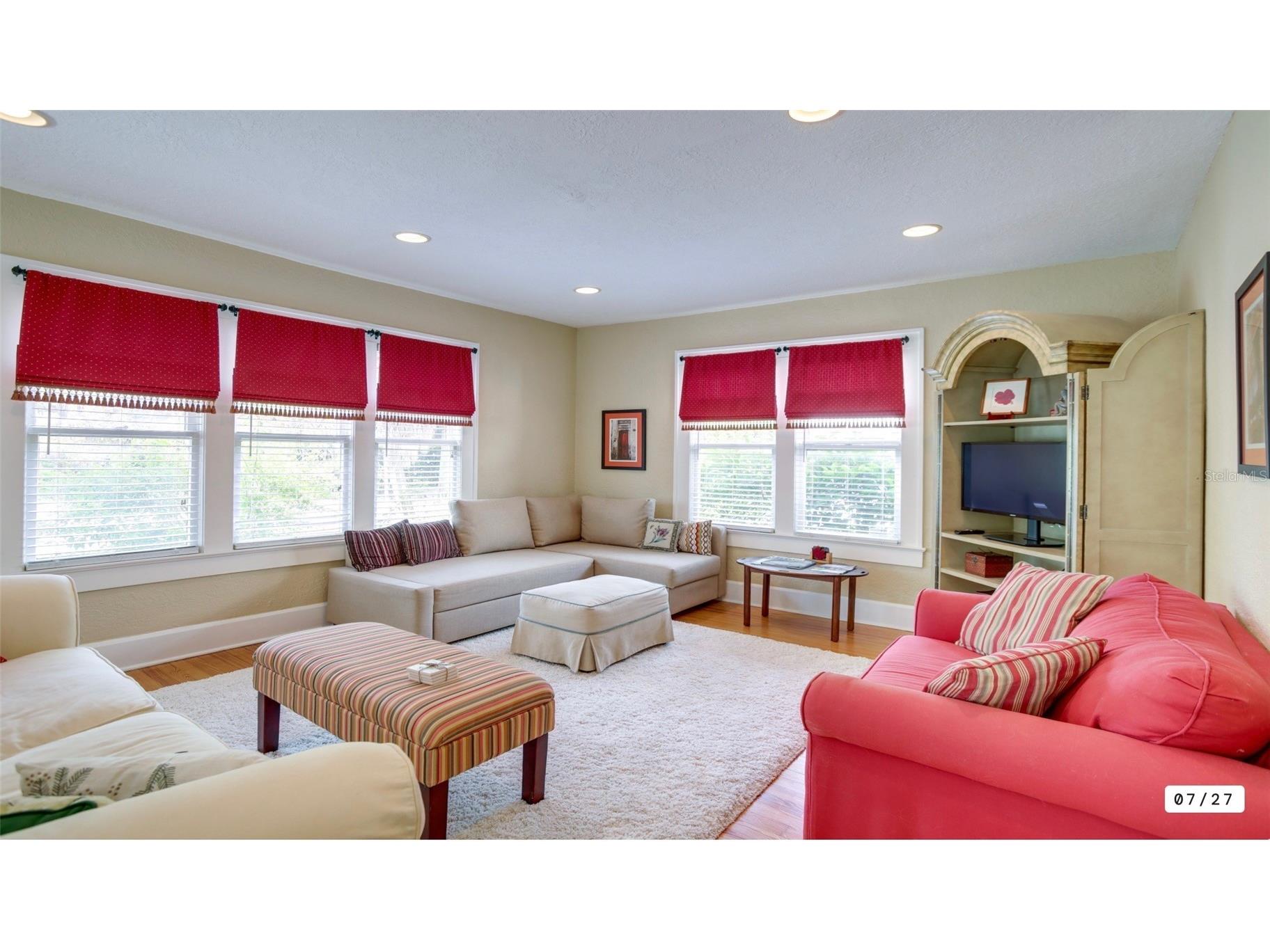 130 22nd Avenue NE Saint Petersburg FL 33704 TB8473969 image8
