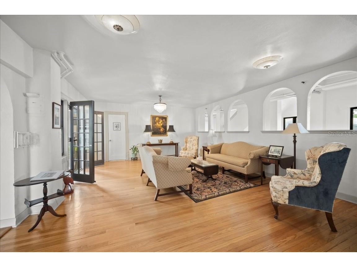 130 4 Avenue N #203 Saint Petersburg FL 33701 - TAMPA BAY TB8338003 image1