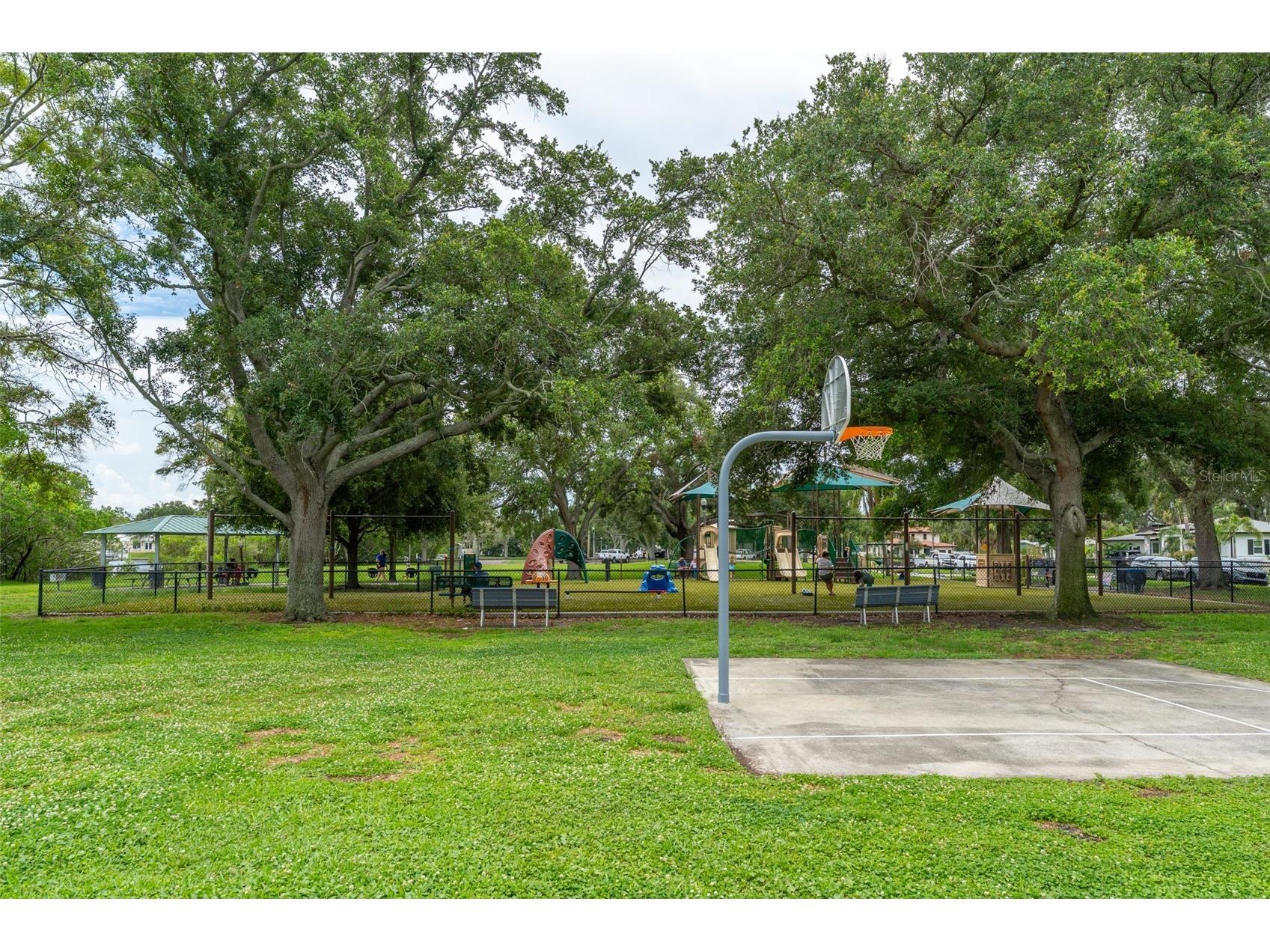 130 41st Avenue NE Saint Petersburg FL 33703 TB8514560 image37