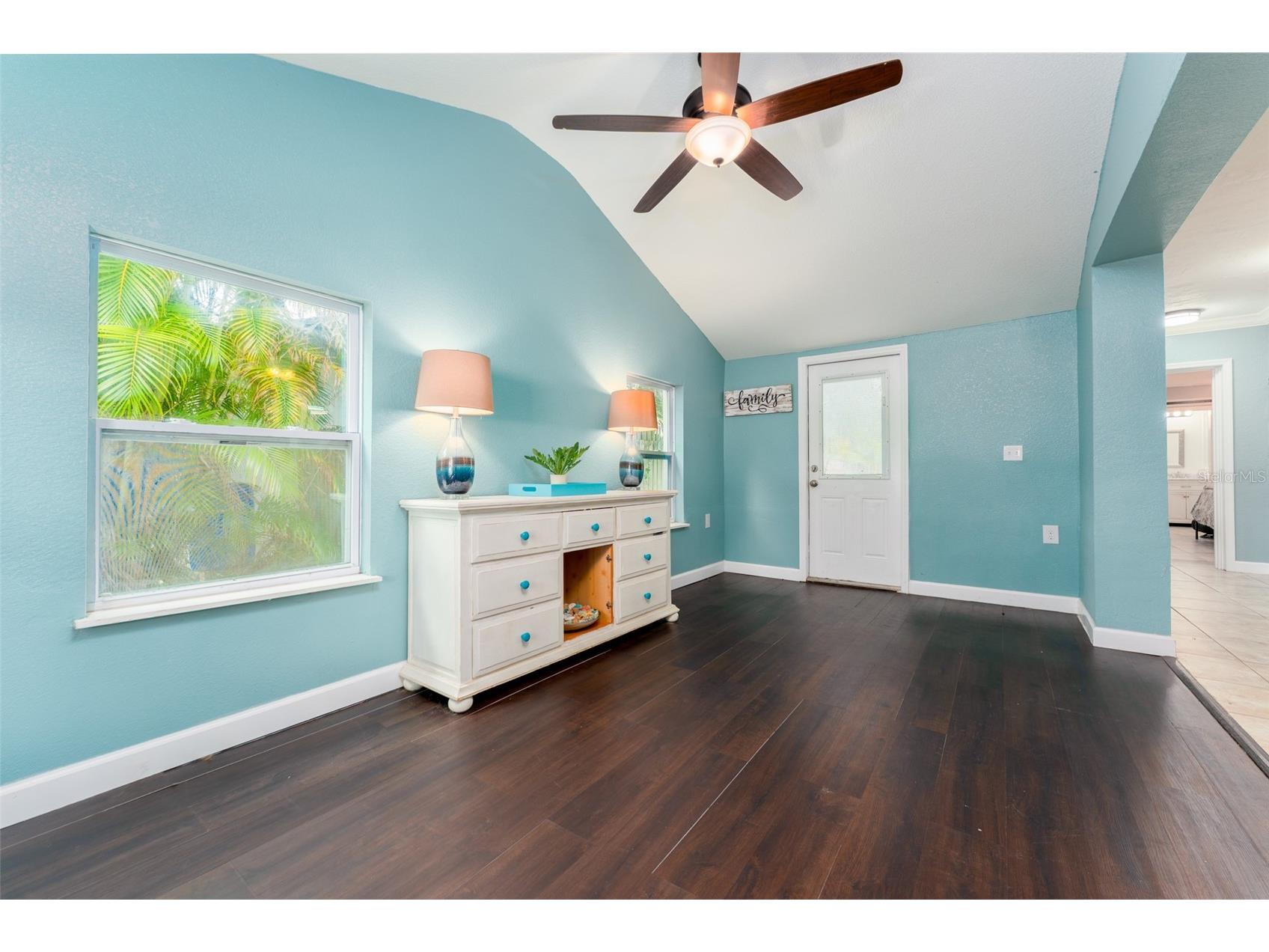130 41st Avenue NE Saint Petersburg FL 33703 TB8514560 image7