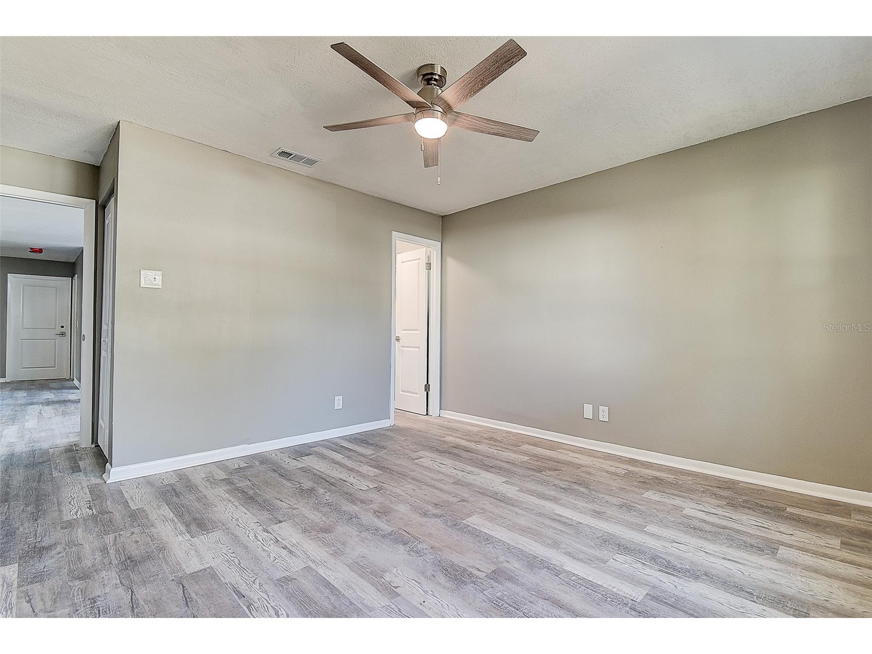 130 42nd Avenue N Saint Petersburg FL 33703 TB8475469 image26