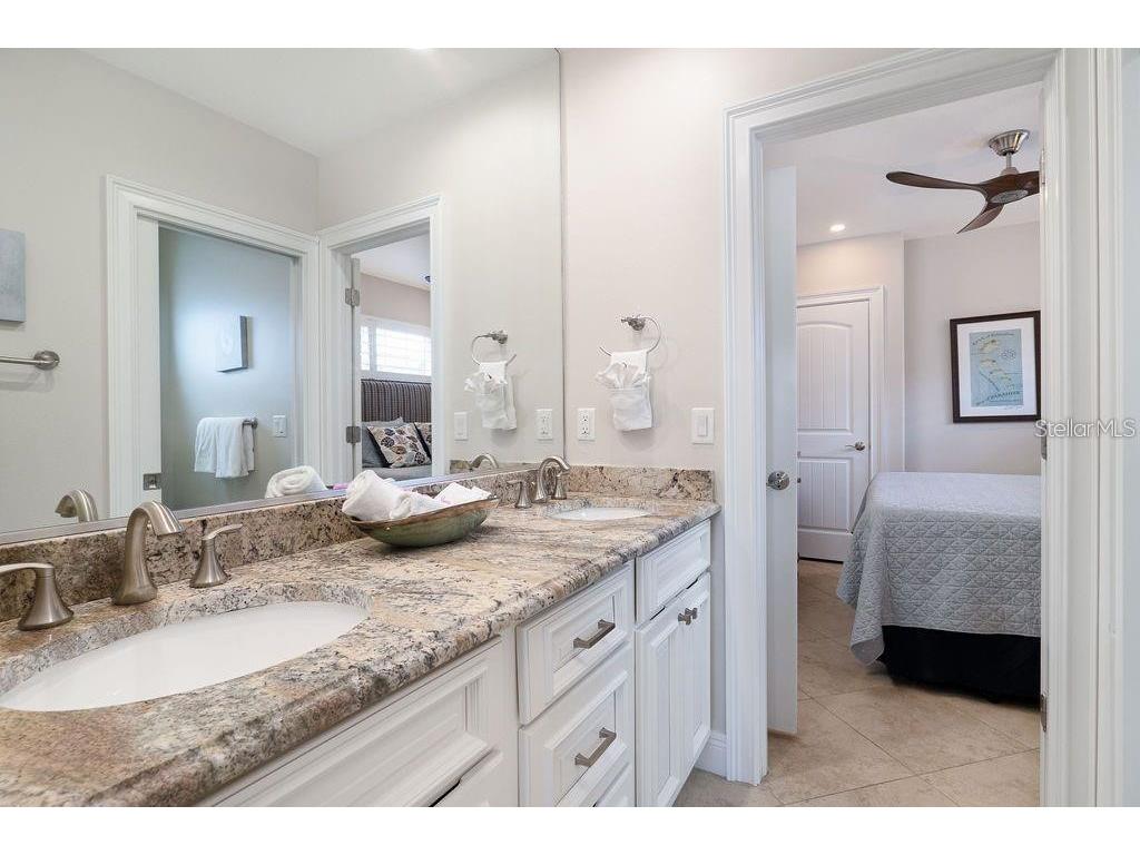 130 50th Street Holmes Beach FL 34217 A4683830 image31