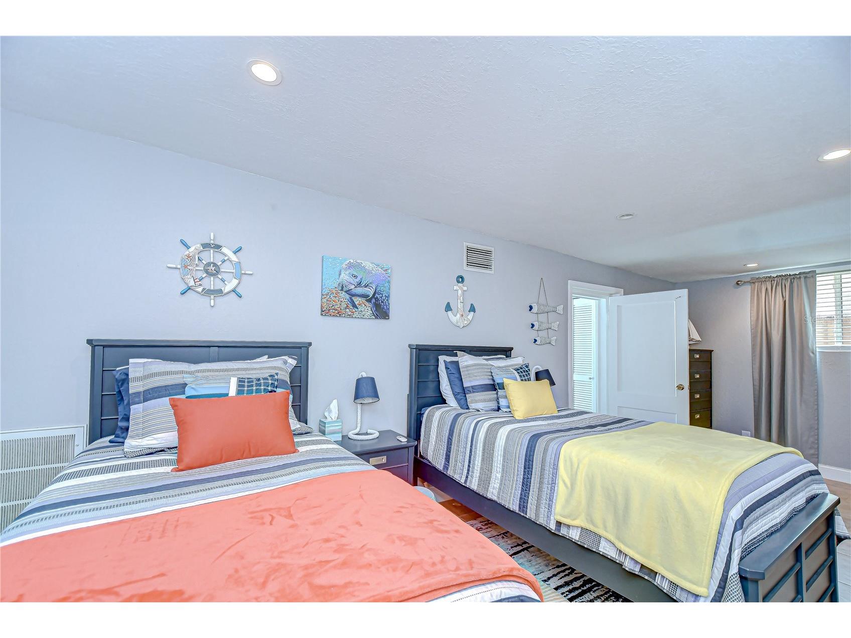 130 63rd Street S Saint Petersburg FL 33707 TB8458571 image24