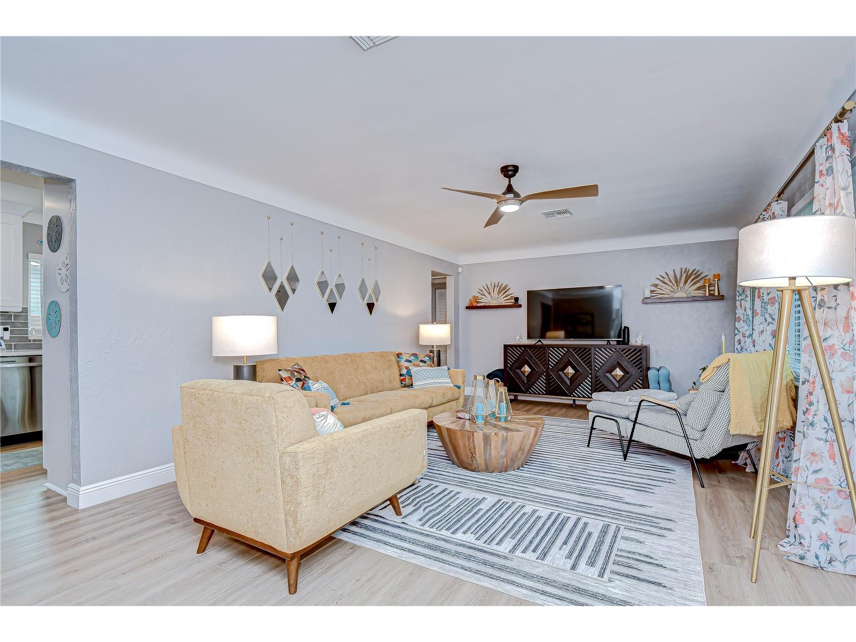 130 63rd Street S Saint Petersburg FL 33707 TB8458571 image6