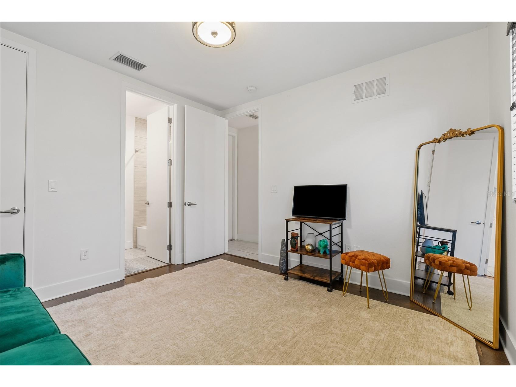 130 8th Street N Saint Petersburg FL 33701 TB8523205 image22