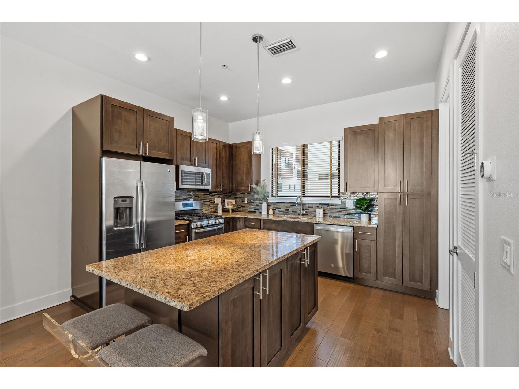 130 8th Street N Saint Petersburg FL 33701 TB8523205 image24