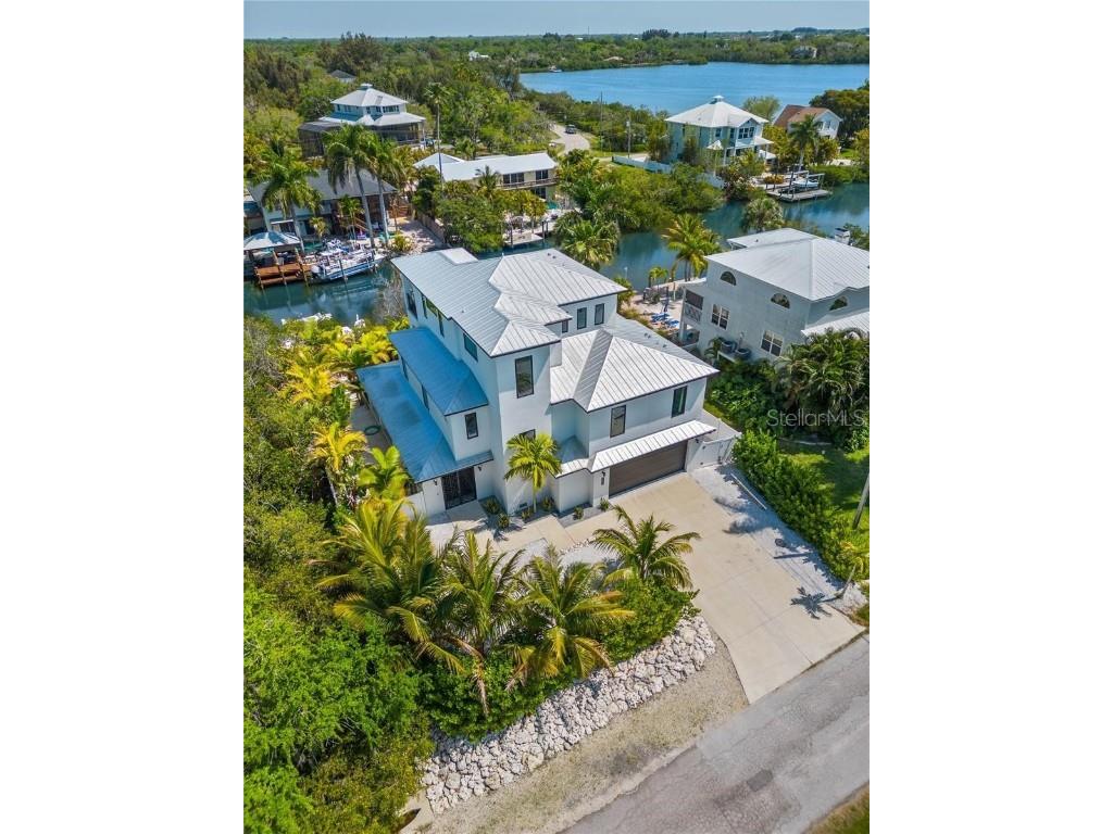 130 Burns Road Terra Ceia FL 34250 - TILLETT BAYOU A4660272 image1