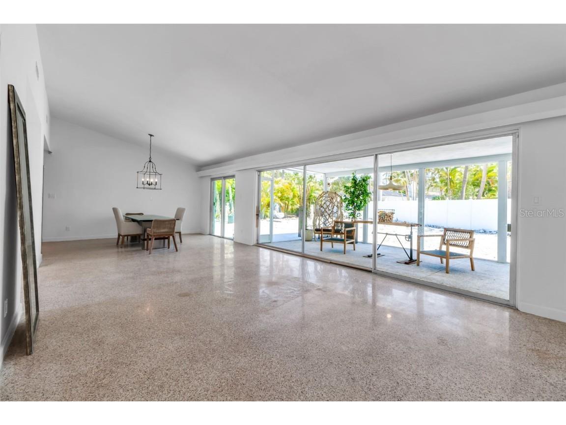 130 N Adams Drive Sarasota FL 34236 A4654087 image14