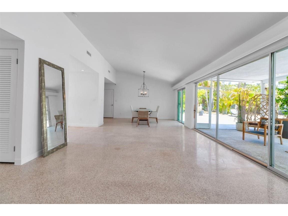 130 N Adams Drive Sarasota FL 34236 A4654087 image16