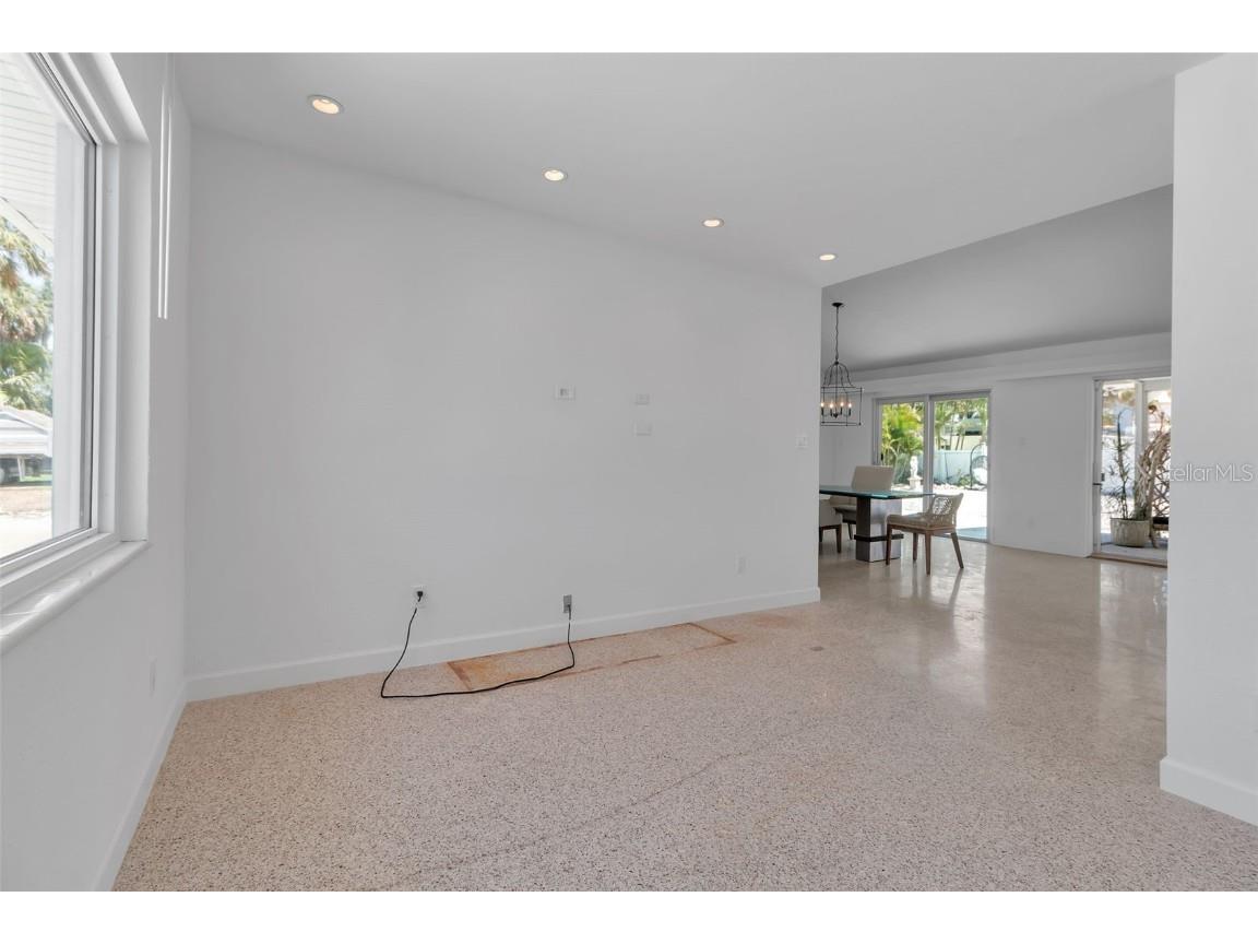 130 N Adams Drive Sarasota FL 34236 A4654087 image21