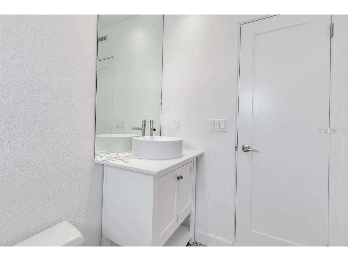 130 N Adams Drive Sarasota FL 34236 A4654087 image51