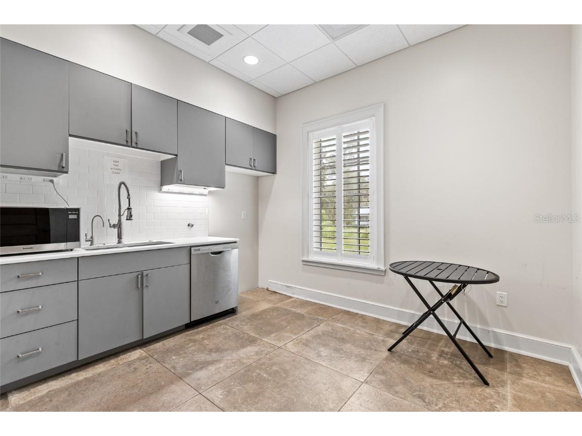 130 NE Clyde Avenue Mayo FL 32066 OM713847 image28