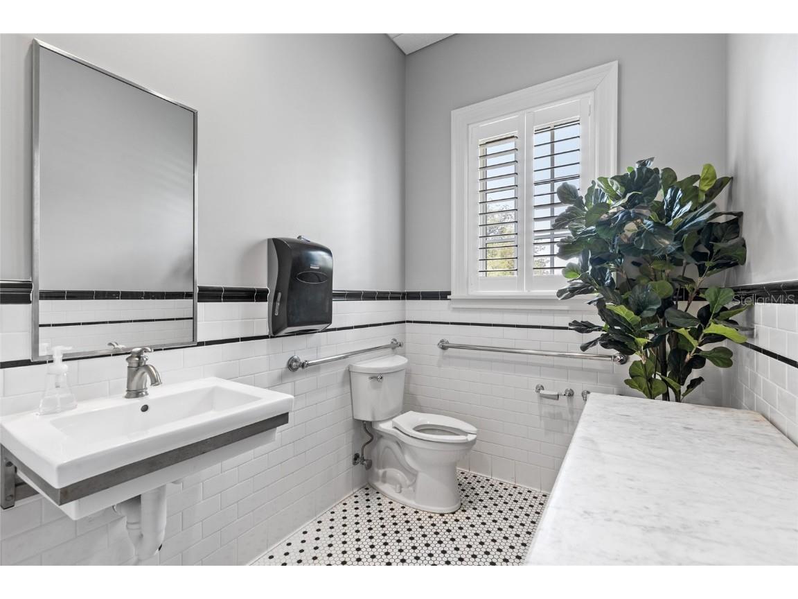 130 NE Clyde Avenue Mayo FL 32066 OM713847 image29