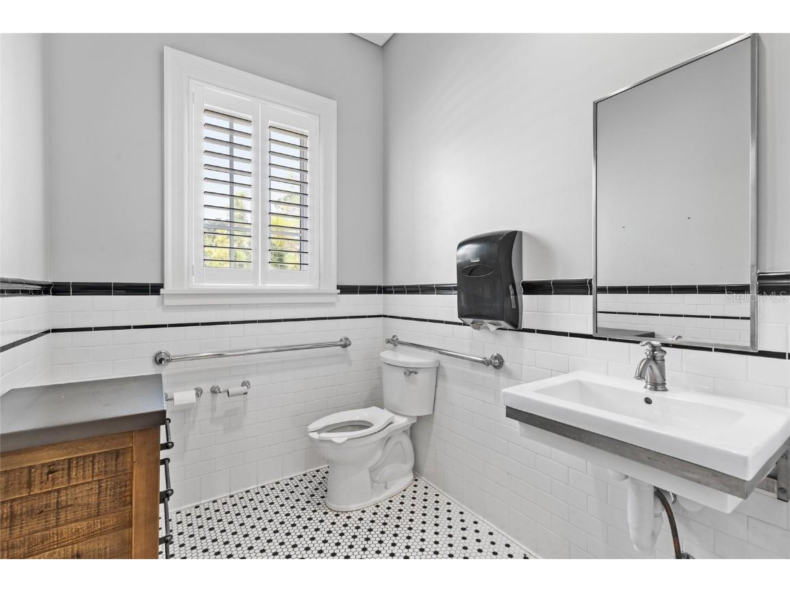 130 NE Clyde Avenue Mayo FL 32066 OM713847 image30