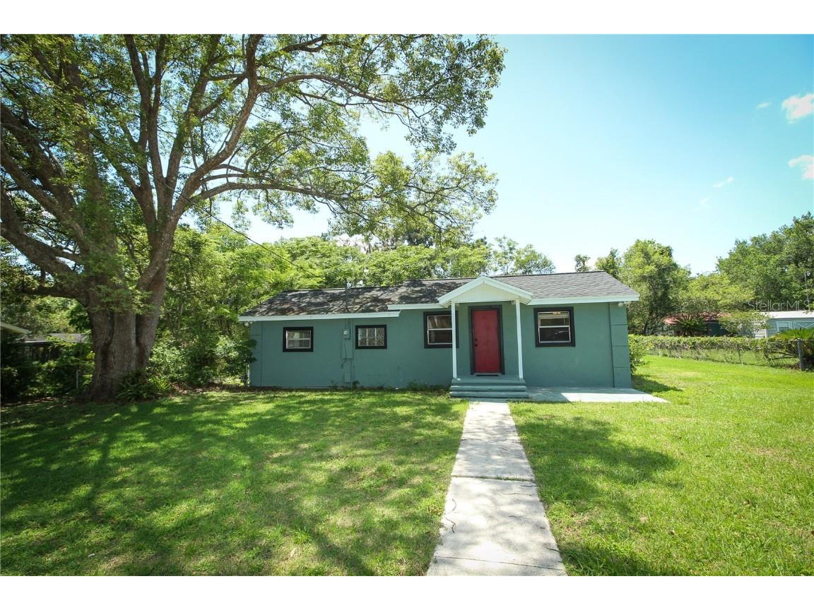 130 S Hull Avenue Deland FL 32720 O6108691 image1