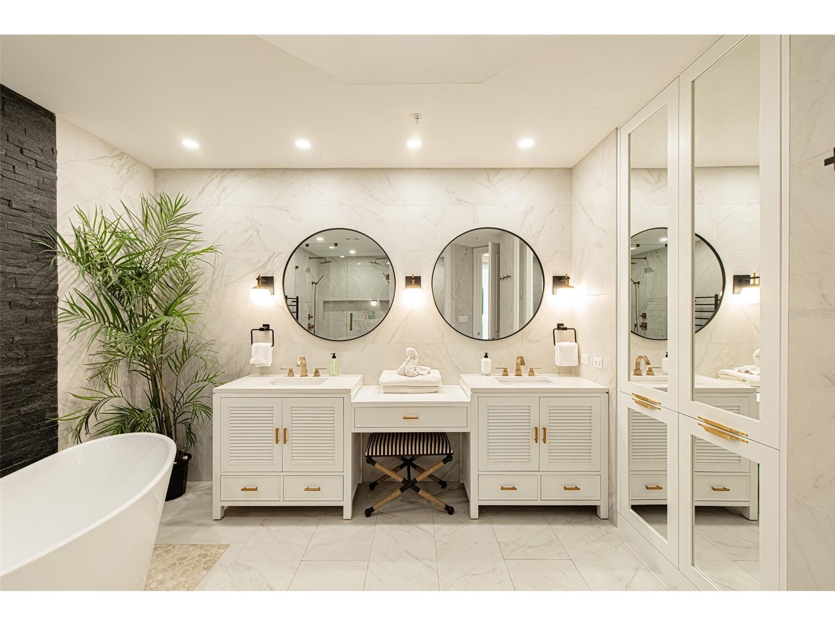 1300 Benjamin Franklin Drive #1005 Sarasota FL 34236 - GULF OF MEXICO A4675828 image36