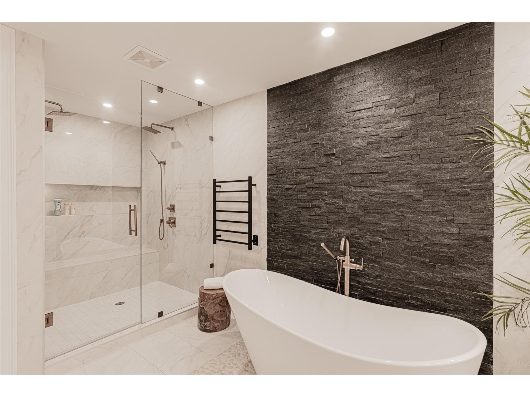 1300 Benjamin Franklin Drive #1005 Sarasota FL 34236 - GULF OF MEXICO A4675828 image38