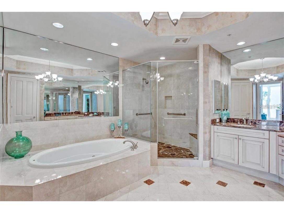 1300 Benjamin Franklin Drive #301 Sarasota FL 34236 - GULF OF MEXICO A4695838 image27