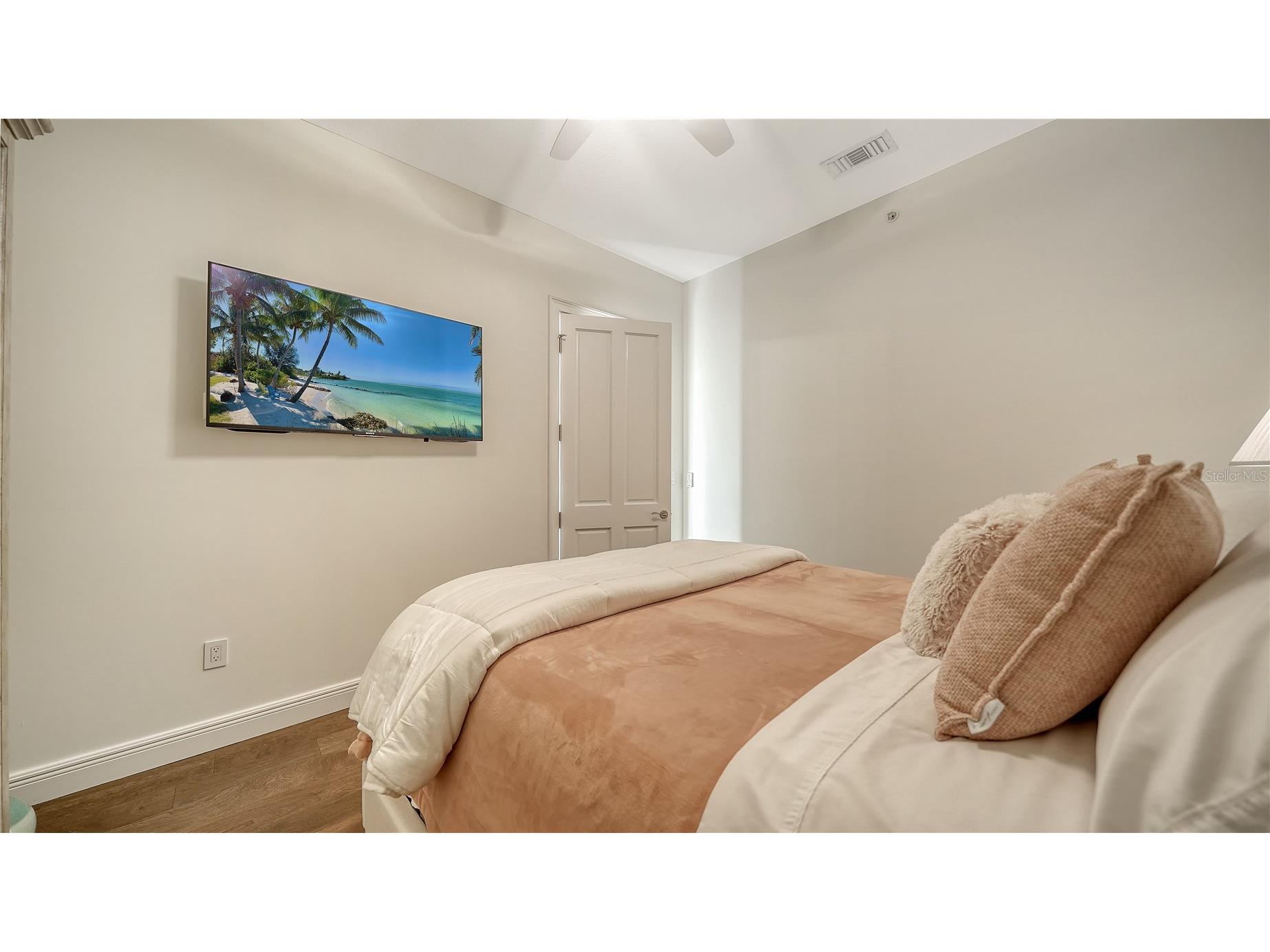 1300 Benjamin Franklin Drive #303 Sarasota FL 34236 - GULF A4683750 image20
