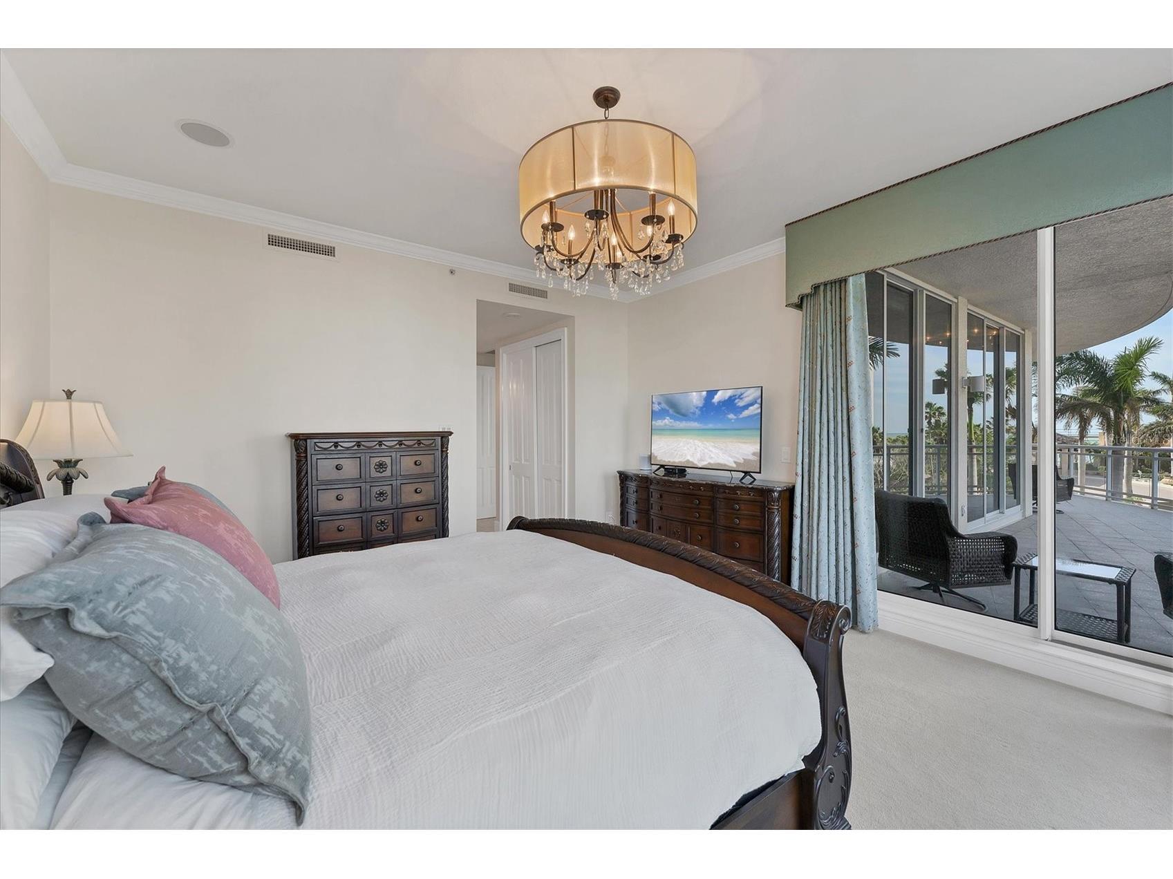 1300 Benjamin Franklin Drive #304 Sarasota FL 34236 - GULF OF AMERICA A4682965 image33