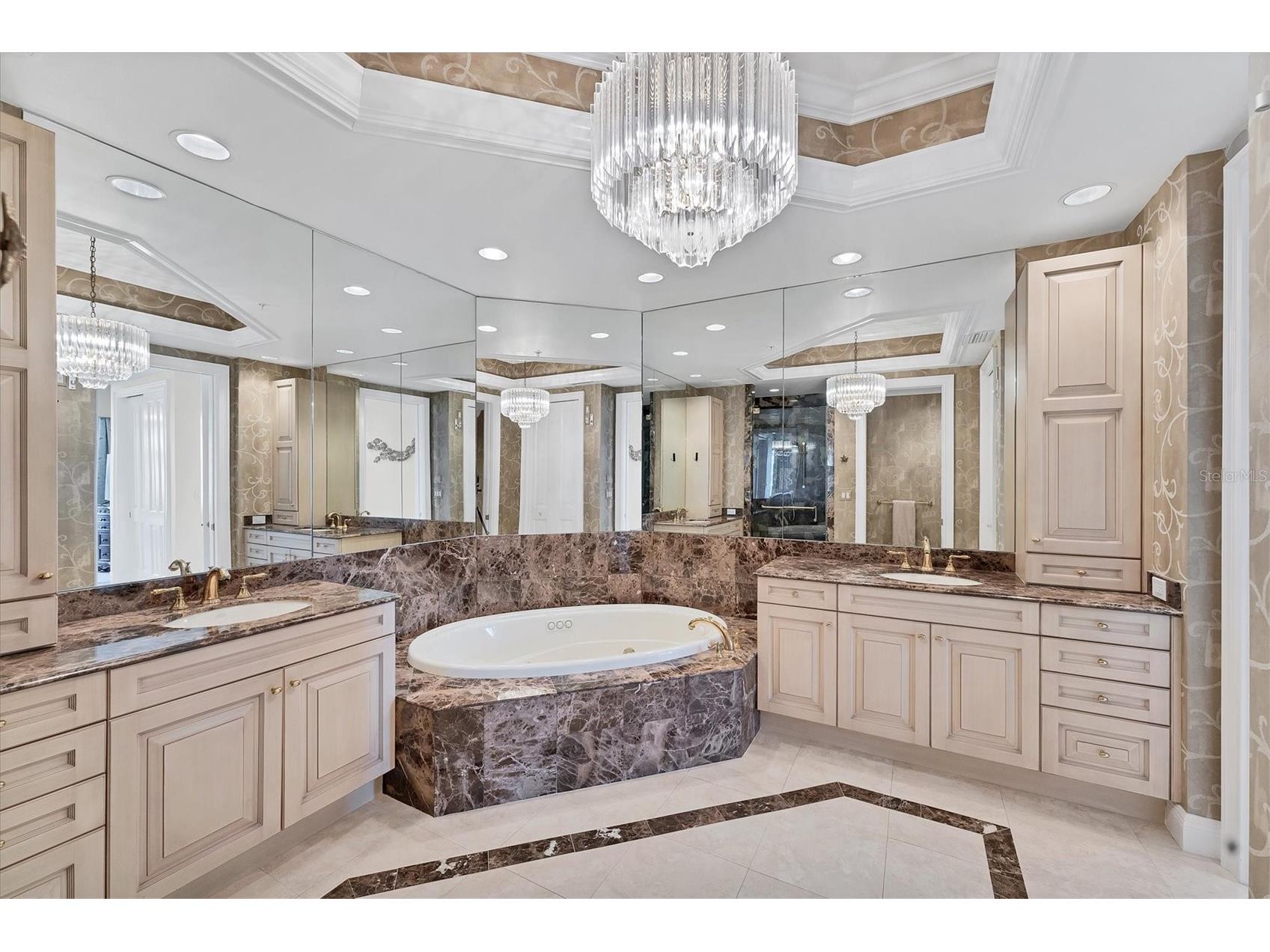 1300 Benjamin Franklin Drive #304 Sarasota FL 34236 - GULF OF AMERICA A4682965 image35