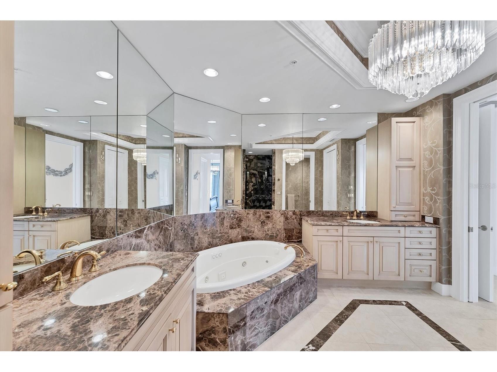 1300 Benjamin Franklin Drive #304 Sarasota FL 34236 - GULF OF AMERICA A4682965 image36