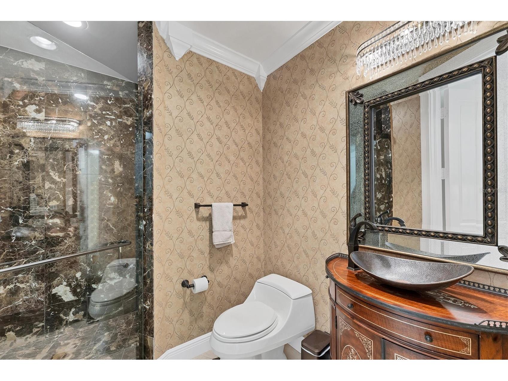 1300 Benjamin Franklin Drive #304 Sarasota FL 34236 - GULF OF AMERICA A4682965 image42