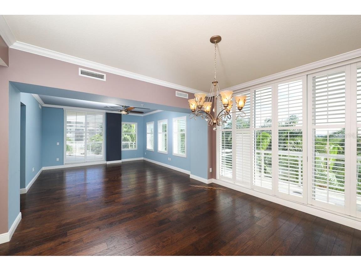 1300 Benjamin Franklin Drive #305 Sarasota FL 34236 A4594066 image5