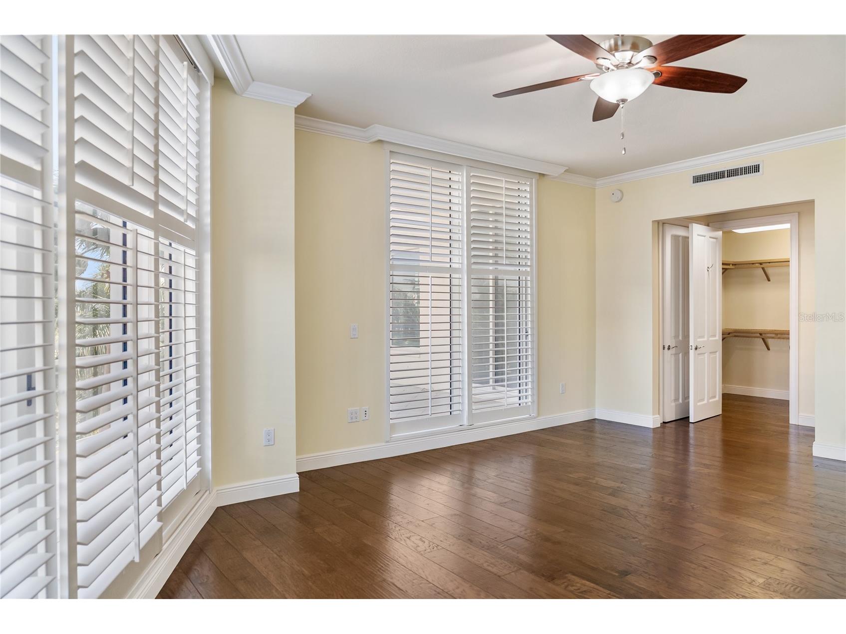 1300 Benjamin Franklin Drive #305 Sarasota FL 34236 A4679628 image17